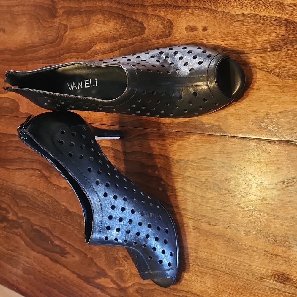 Women's Vaneli black open-toed heels size 8.5